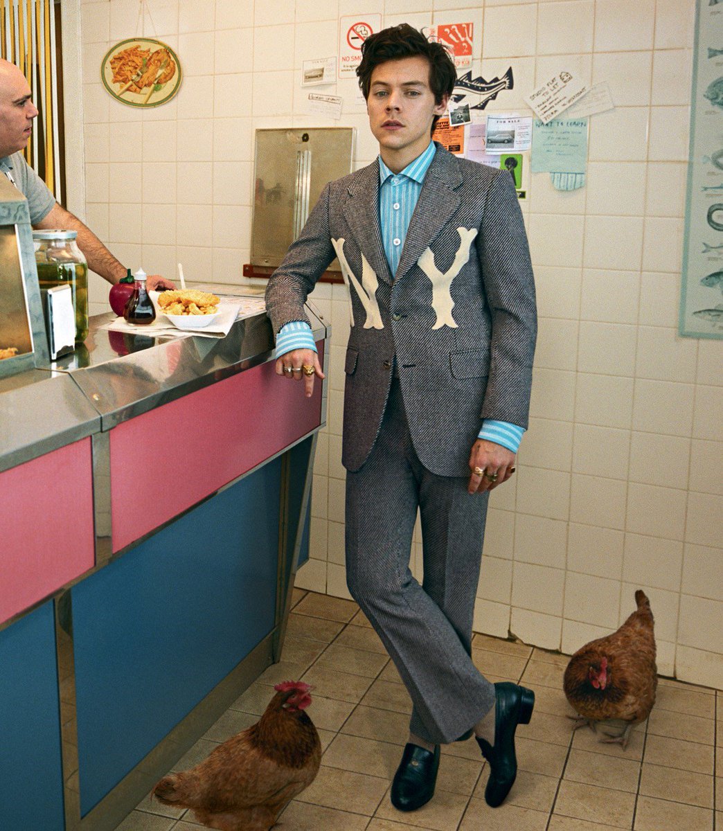 Nice tight Art Direction on the new <a href="/gucci/">gucci</a> Harry Styles campaign, gorgeous work anothermanmag.com/style-grooming…