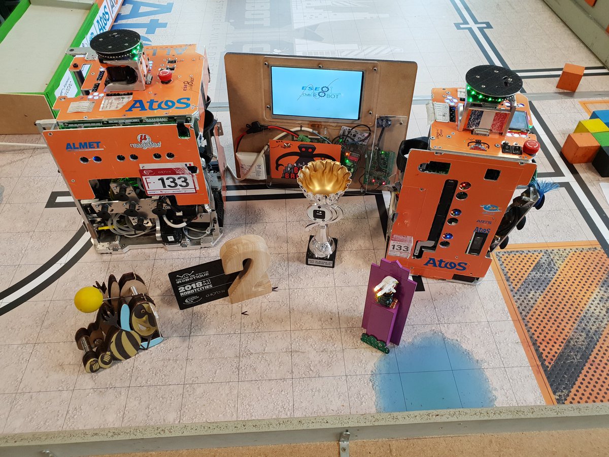 Club robot ESEO tweet media