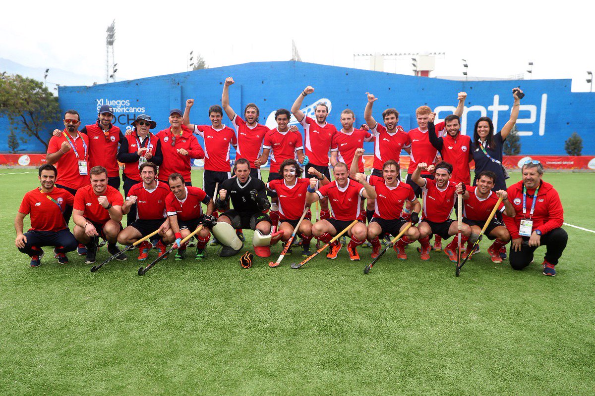 ¡CHILE AVANZA A NUEVA FINAL! Selección de hockey césped masculina 🇨🇱 venció 4-0 a Venezuela 🇻🇪 y peleará la medalla de oro 🥇 el próximo miércoles #VamosTeamChile #ChileEnCochabamba #ChileCompite