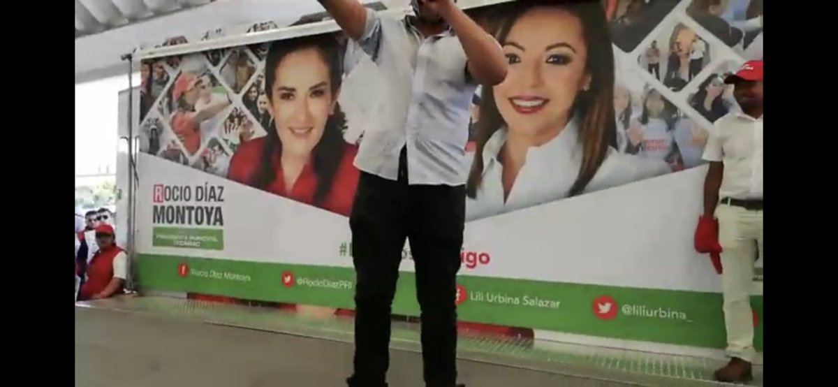 ESCORPIONGOLDEN's tweet photo. Engaño de mierrrrda, puto fraude que hicieron @RocioDiazPRI y @LiliUrbina_ o sus pinches organizadores que tratan de engañar gente en TECAMAC usando a un imitador. Así quieren que voten por ustedes? NADIE TIENE PERMISO DE USAR MI IMAGEN Y MENOS PARA ECHAR PORRAS A UN PARTIDO! RT https://t.co/2FhJjCRA8y