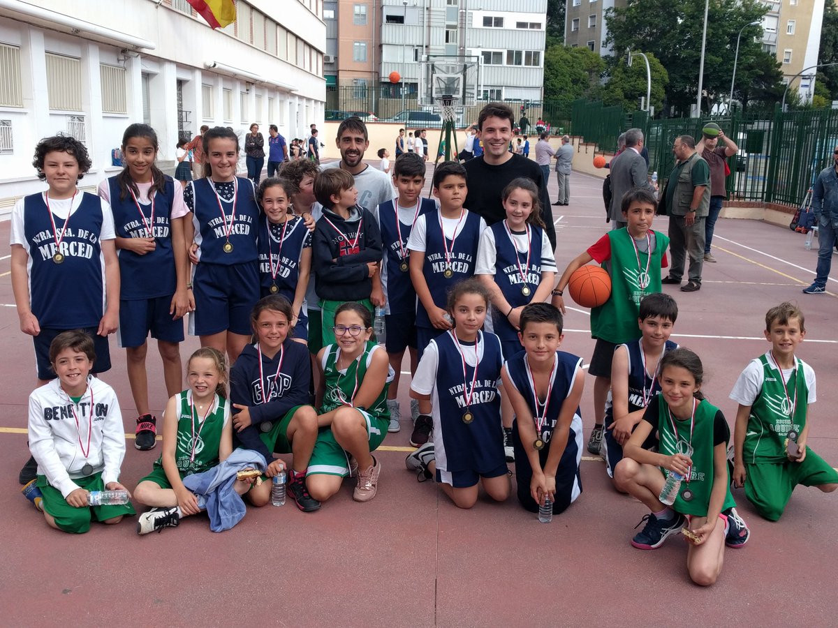 BasketMerced's tweet photo. Primer partido del torneo del cole. Gran partido chicos. https://t.co/rXLoX2gwRU
