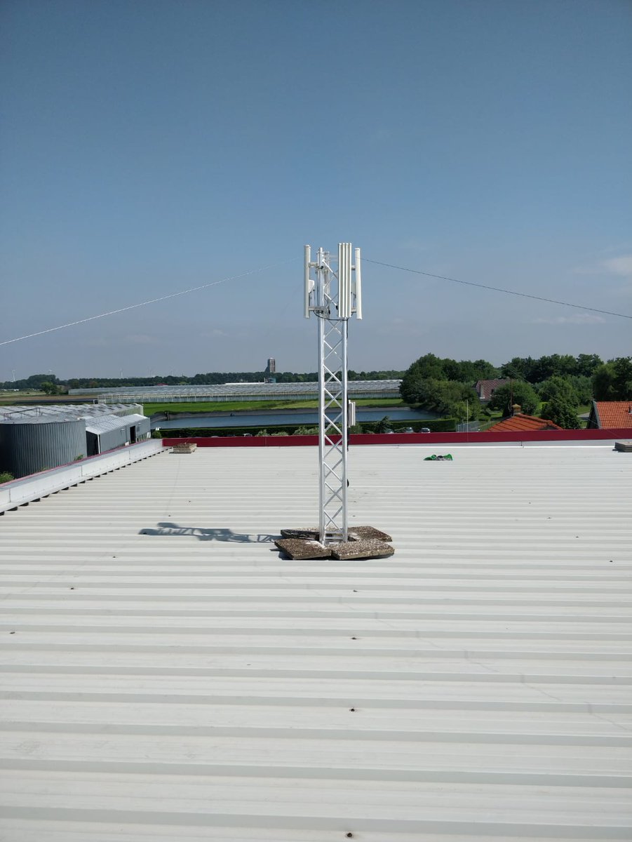 ColoCenter's tweet image. Snel #internet in de #buitengebieden rondom #brielle is vanaf vandaag ook mogelijk. Synchrone snelheden tot 50Mbit is haalbaar. Onze eerste #mast is online, en klaar voor de eerste klanten. Ook geïnteresseerd, neem dan snel contact met ons op.