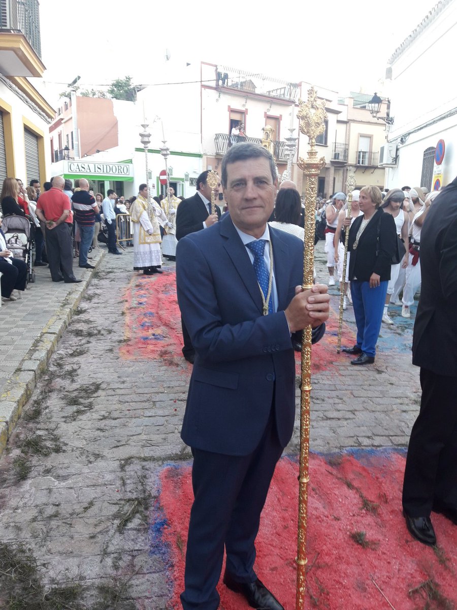 StaBrigidaCamas's tweet photo. Representaciones de la Junta y el Grupo Joven en el Corpus Christi de nuestro pueblo.
#Corpus18 #SantaBrígida #GrupoJoven #Camas https://t.co/tq7OLQ0Mdb