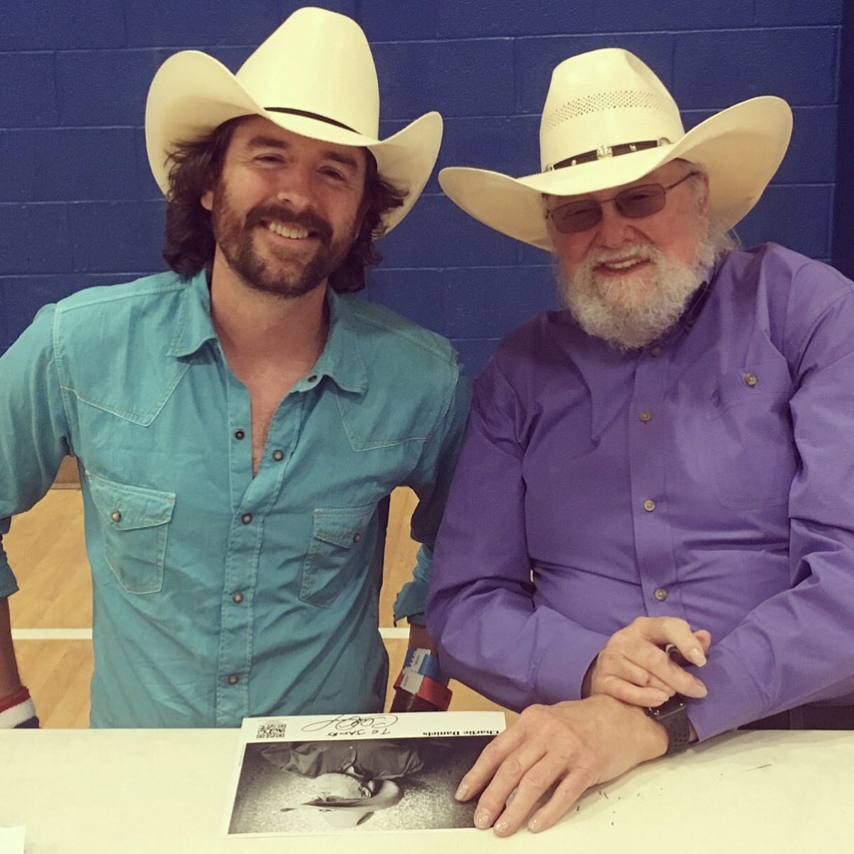 James_Carothers's tweet photo. @CharlieDaniels is a legend &amp; a class act! Thrilled &amp; honored to meet him &amp; play @LoveInBloomFest yesterday in #FranklinKY 

#CharlieDaniels #charliedanielsband #LoveinBloom #FranklinKY #CountryMusic #RealCountry #WhiteHatWork #SimpleMan #LegendofWooleySwamp https://t.co/kjP7QwCnQM