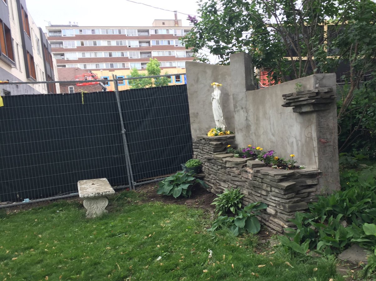 June 3, 2018. <a href="/weareforesters/">Foresters Financial</a> families came together @StFelixCentre to get some cleaning, building, painting and gardening done. <a href="/TPS14Div/">14 Division🇨🇦🚔</a> also stopped by to the delight of all our little volunteers. We do great things when we work together. @InspMac you have a great team.