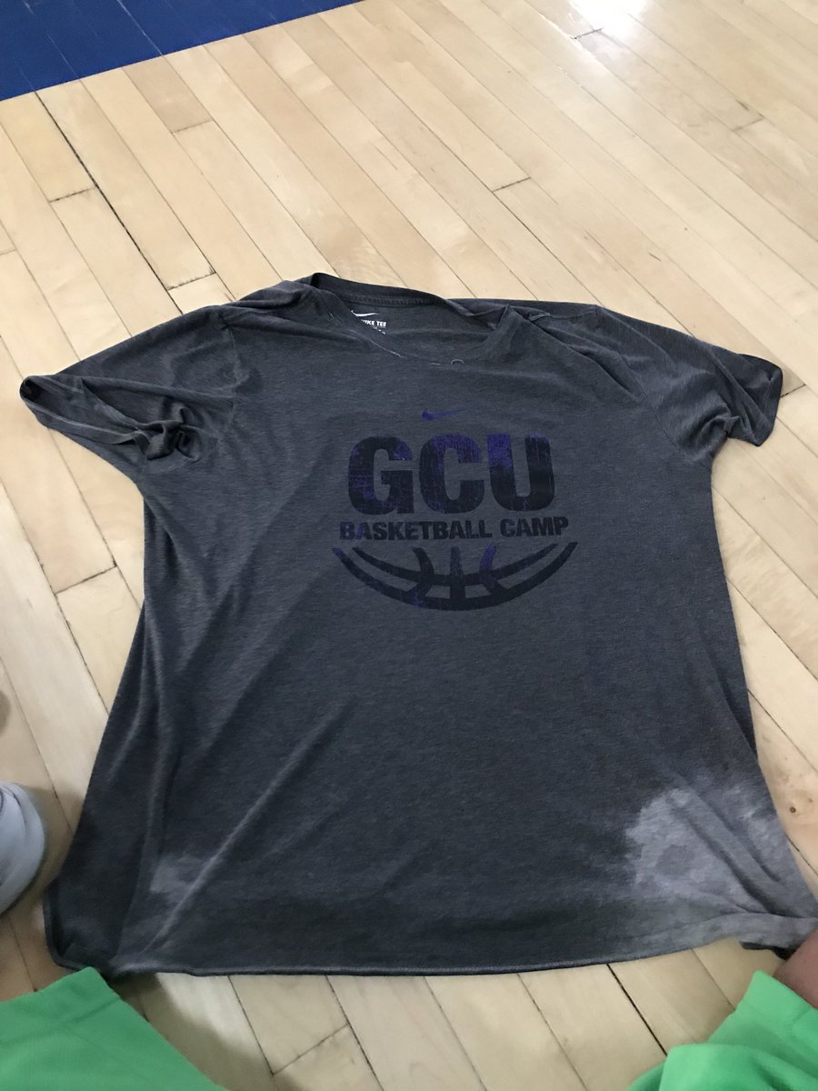 ShellbLee's tweet photo. @be_like_lee #hardassworkout #GCUshirt #tonkaboyshoops https://t.co/Z59lfVItMi