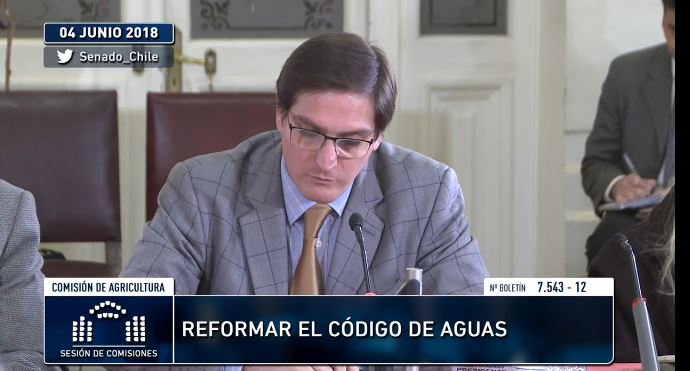 Senado_Chile's tweet photo. Comisión de Agricultura comienza  con el estudio del proyecto de ley que reforma el Código de Aguas (Boletín N° 7.543-12).
Invitado la Junta de Vigilancia Río Putaendo.
@MinagriCL https://t.co/FH93Rxdvdj