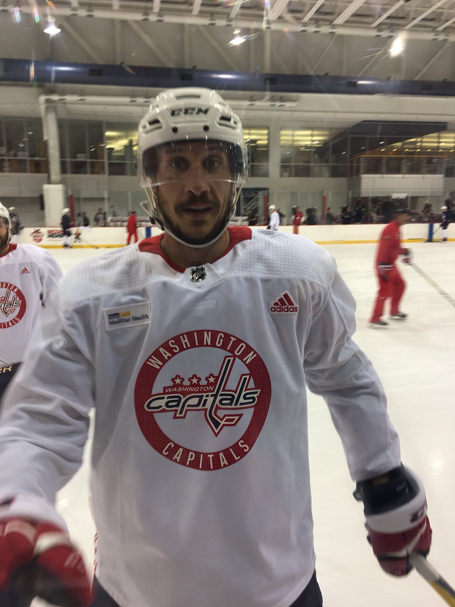 orangeHelium's tweet photo. it’s not like we need more proof that Jay Beagle is the greatest, but here’s some anyway: Beags laughing at our homemade sign featuring him at practice today 😁 #ALLCAPS #CapsKnights #AuthenticFan @Capitals @NBCSCapitals @NoVa_Caps @MonSportsNet https://t.co/OjczhW0sE8