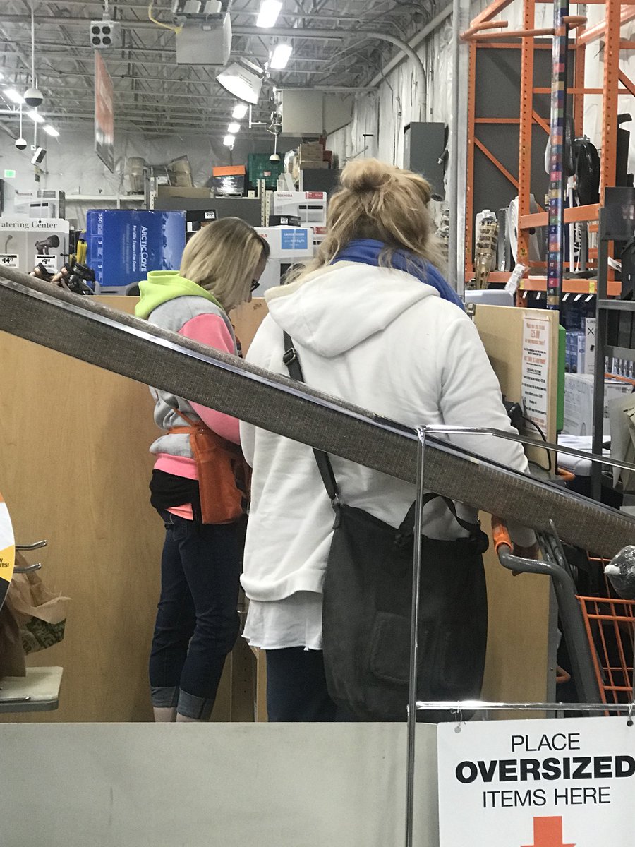 ashleyashes454's tweet photo. Christy is working on new account number 2! Today’s total customer savings so far... $50! Way to go Christy! #bestfrontendever @HDBendBob @hydem83 https://t.co/X0E1koL15o