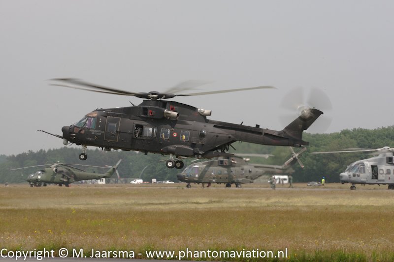 Phantomaviation's tweet photo. Final week of the #APROC2018 exercise at Gilze-Rijen Air Base.
Departures of @spairforce #AS332 @ItalianNavy and @ItalianAirForce #EH101 and arrival of the @Forsvarsmakten #Hkp16 https://t.co/H8z4dJKvhT
