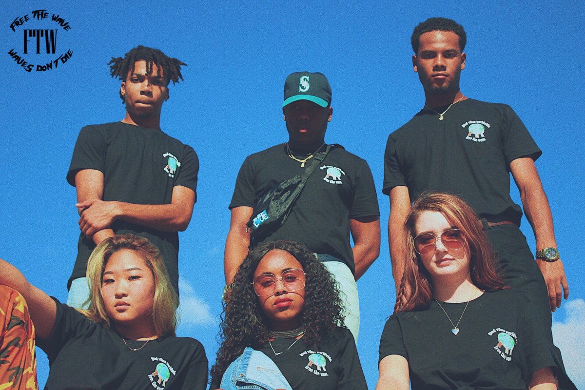 freethewaveAL's tweet image. They’re here.
Spreading Good Vibes and Unity within the new generation with the UNITY Tee.
Shop freethewaveal.bigcartel.com/product/unity-… or directly contact @nxgelUNO for more information.
#FreeTheWave 
#SupportTheWave 
🌊🌊🌊