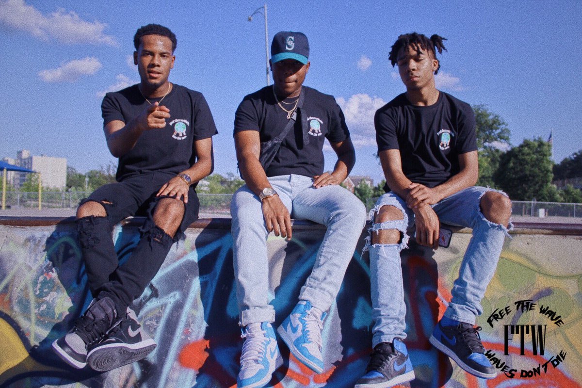 freethewaveAL's tweet image. They’re here.
Spreading Good Vibes and Unity within the new generation with the UNITY Tee.
Shop freethewaveal.bigcartel.com/product/unity-… or directly contact @nxgelUNO for more information.
#FreeTheWave 
#SupportTheWave 
🌊🌊🌊