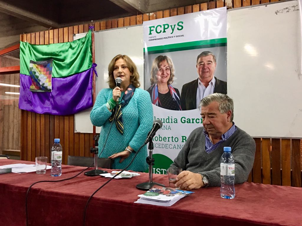GarciaRoitman's tweet photo. "Una de nuestras grandes banderas es la defensa de la Universidad laica, feminista, pública, sin aranceles" @ClaudiaDecana
#FCPySlista414 #SubiteALa414 #GarciaRoitman #RobertoRoitman https://t.co/RJ9DEJdGdF