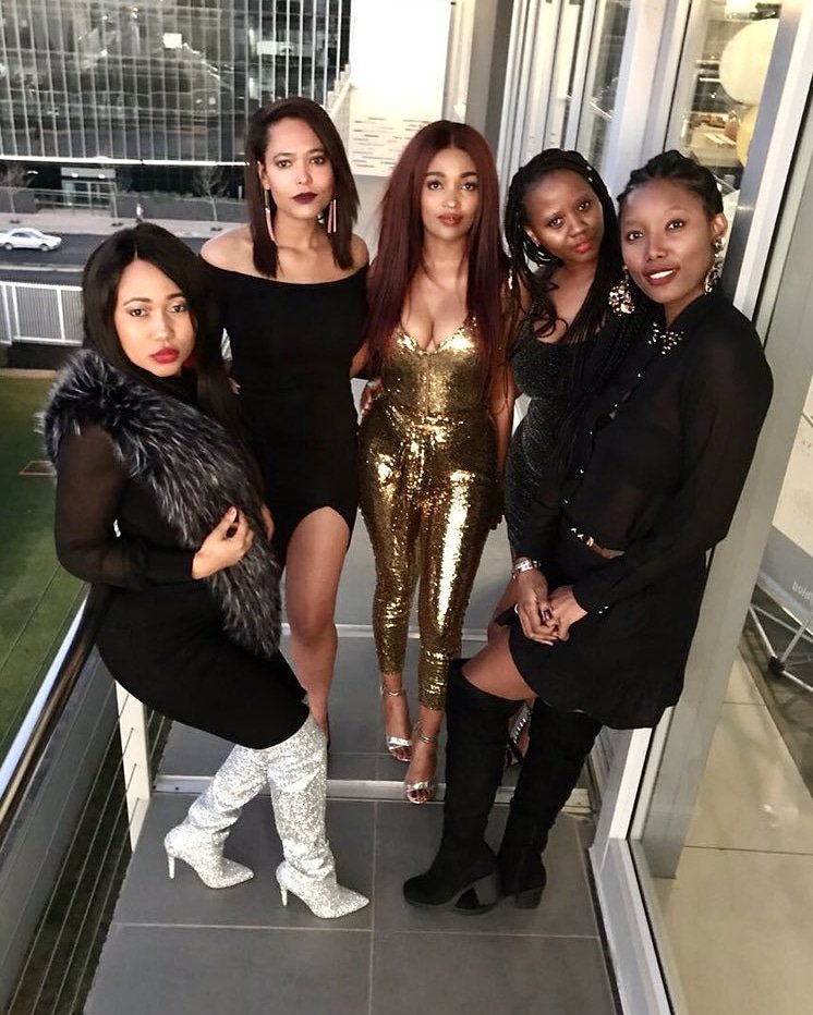 kingginacomms's tweet photo. #KingGinaBirthday #BlogRelaunch
#KingGinaTurnsOne #Luxury #Women #Africa #Innovation #Collaborations #Lifestyle #kingginawomen https://t.co/NfUvECMeUw