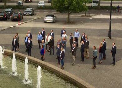 AuckeW's tweet photo. De nieuwe raad van onze polder! Vlak voor de vergadering https://t.co/K4WB2OOPnN