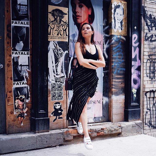 Juliacomil's tweet photo. Always amazed by the cool vibes of Soho!! Skirt: @mrselfportrait via @ifchic
#ilovenyc #soho #ifchic
More about this look on @liketoknow.it https://t.co/Wzb0vDudWV #liketkit
.
.
.
.
.
#parisian #parisianstyle #minimalstreetstyle #luxury
#frenchgirl #la… https://t.co/aYhK2S76yT https://t.co/OZ9ON6g8Y3