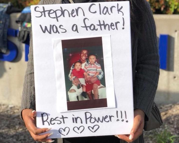 dcfairbank's tweet image. #GOTV TOMORROW 6/5/18 @SacPolice #TerrenceMercadal #JaredRobinet @SacCountyDA #AnneMarieSchubert Avoids #StephonClark Family Ahead Of Primary Election newsone.com/3805245/sacram… … #NOTLettingThisGo #StephonClarkWasMurdered #PoliceAccountability @ShaunKing @Jelani9 #BlackLivesMatter