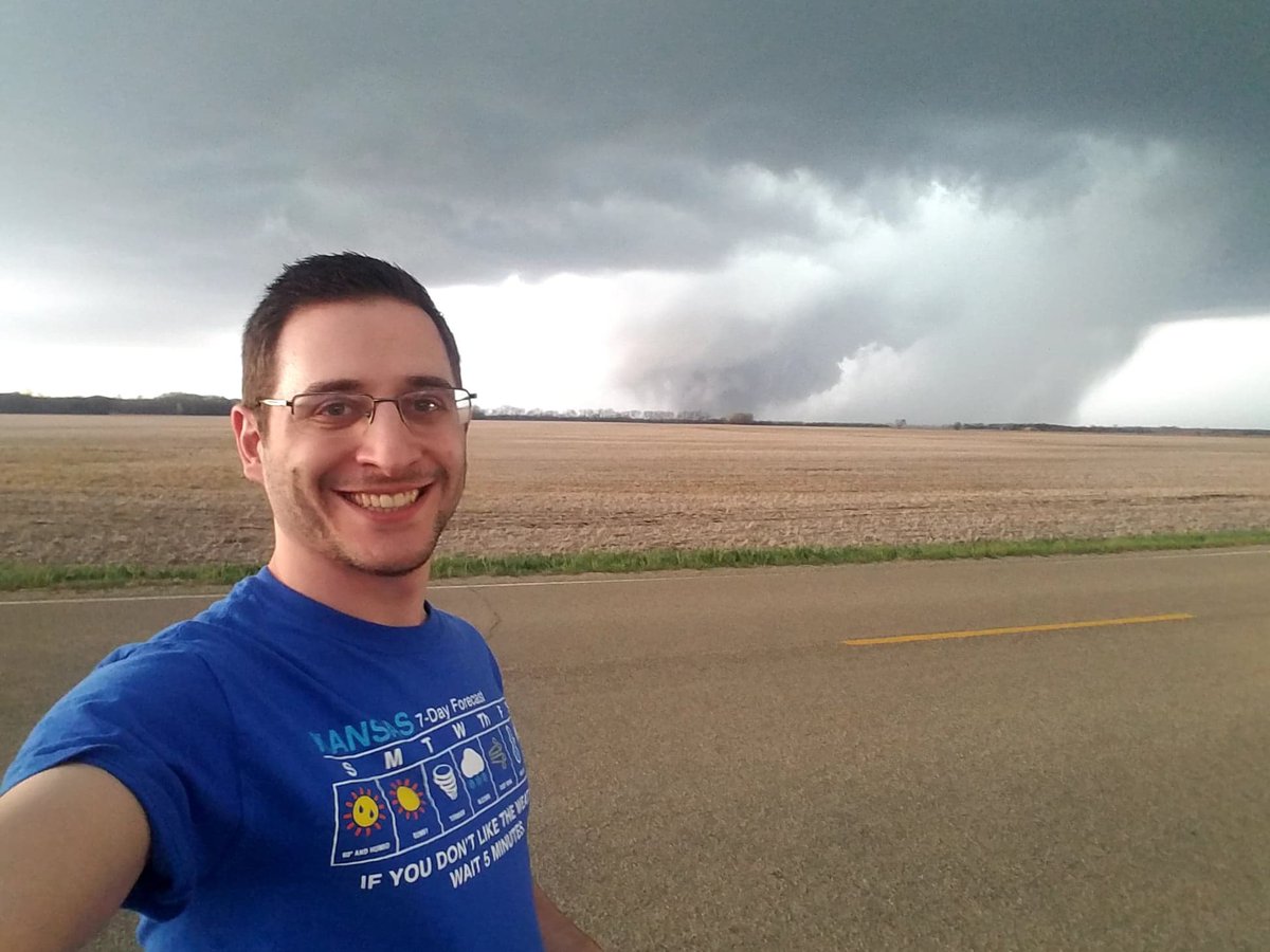 EchoTopChasers's tweet photo. GREAT NEWS! We'd like to announce that we've expanded our team and created Echo Top's Kansas City Division! #ETKC 

This team includes:
Joey Marino: Co-founder of ETSC.

John Hale: 12 years of storm chasing.

Beth Johnson: 3 years of storm chasing.

Danny Mcnair 1 year chaser. https://t.co/6KKuTckfzH