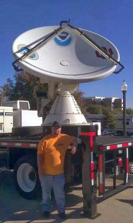 EchoTopChasers's tweet photo. GREAT NEWS! We'd like to announce that we've expanded our team and created Echo Top's Kansas City Division! #ETKC 

This team includes:
Joey Marino: Co-founder of ETSC.

John Hale: 12 years of storm chasing.

Beth Johnson: 3 years of storm chasing.

Danny Mcnair 1 year chaser. https://t.co/6KKuTckfzH