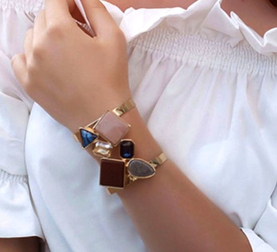 AliExpressFr's tweet photo. Brillez de mille feux 💖 avec les bijoux de la boutique #eManco 😍 Explorez leur collection de bagues 💍, de colliers 📿 et plus encore 😘💋 https://t.co/gxY1HHVlVR 🎉 #Fashionista #AliExpress https://t.co/a7Mk7mC4I2
