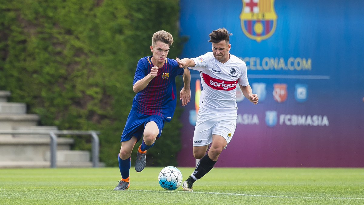 FCBmasia's tweet photo. 🗒 La @SeFutbol Sub16 convoca als jugadors del Cadet A, José Martínez i Àlex Rico, pel Torneig Internacional Dream Cup Sub16 que es disputa del 12 al 17 de juny a Miyagi (Japó).

#FCBMasia #CadetA https://t.co/icEwilFgF1
