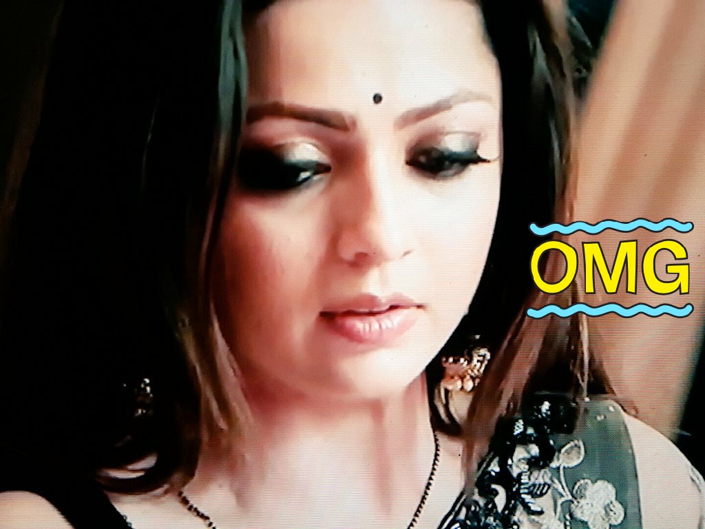 @DrashtiDhamiWeb Amazing 😍😍
Our Queenie <a href="/drashti10/">Drashti Dhami</a> rocked with her mind blowing expressions &amp; she looked mesmerising ❤❤
#SilsilaBadallteRishtonKa
