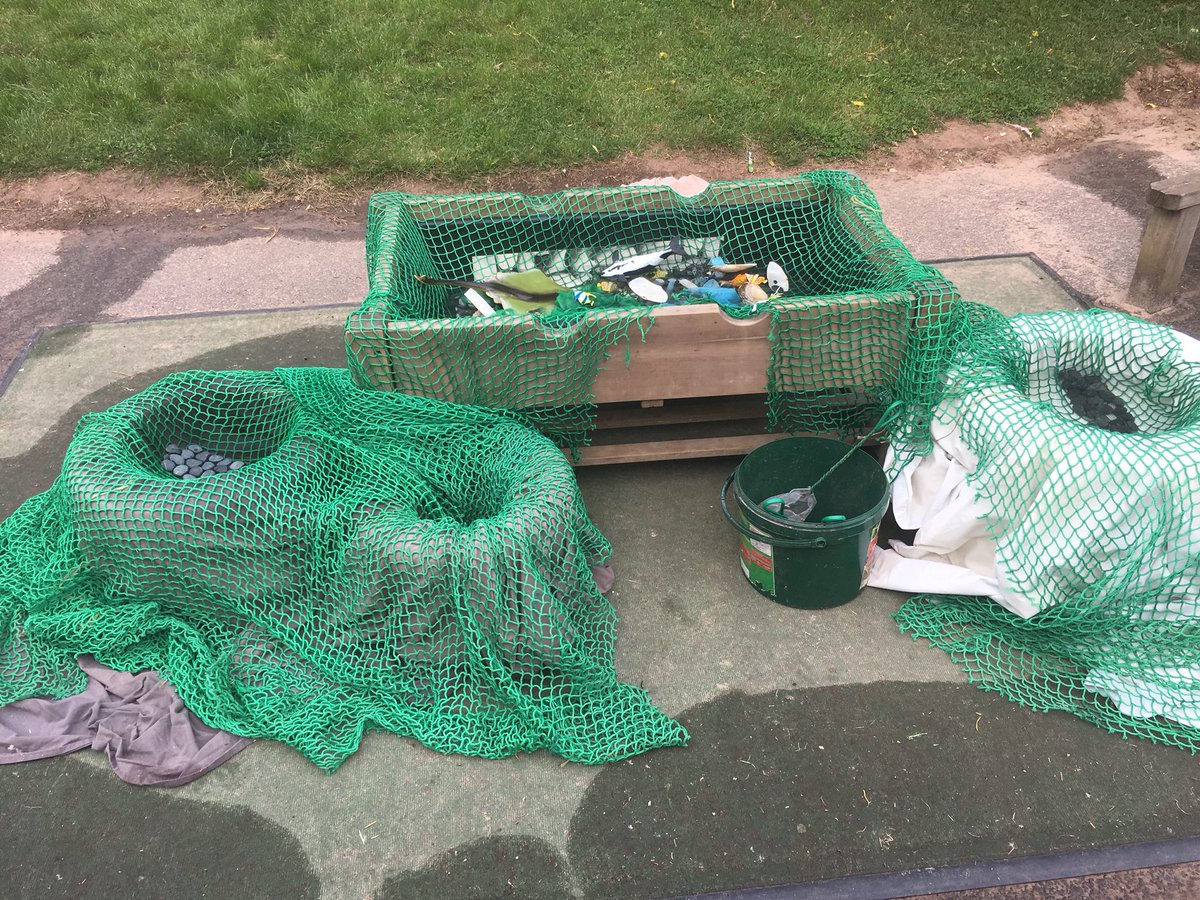ExeterEYFS's tweet image. Wynstream Primary School are enhancing outdoor play with a few seaside themed invitations to play #EYFS #Exeter