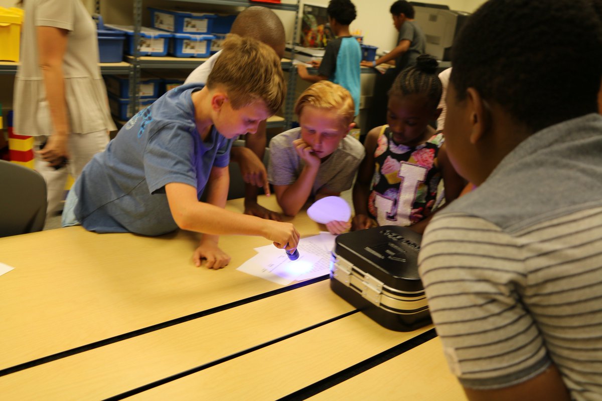 MEDatBCE's tweet photo. Mrs. Bates and Ms. Macks fourth grade classes competing using @breakoutEDU to close out the school year. @RichlandTwo @bates4thgrade #criticalthinking #highlyengagedstudents https://t.co/9jJCtUkKsk