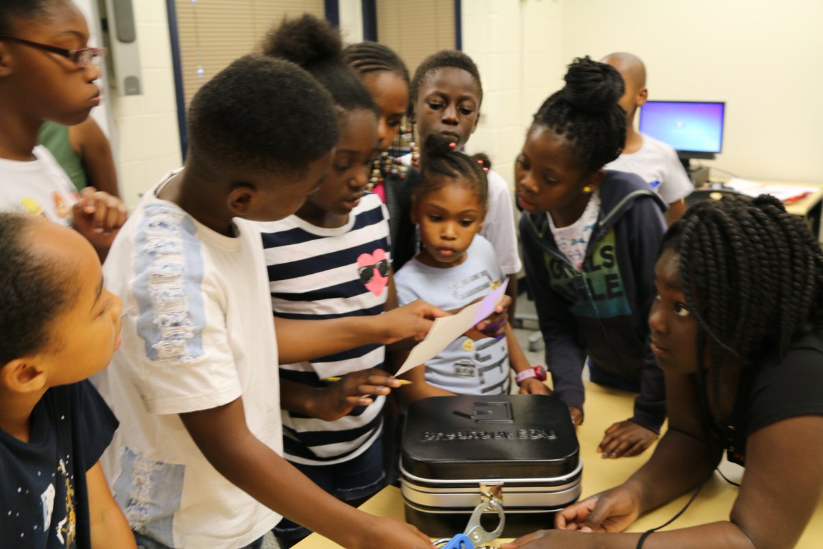 MEDatBCE's tweet photo. Mrs. Bates and Ms. Macks fourth grade classes competing using @breakoutEDU to close out the school year. @RichlandTwo @bates4thgrade #criticalthinking #highlyengagedstudents https://t.co/9jJCtUkKsk