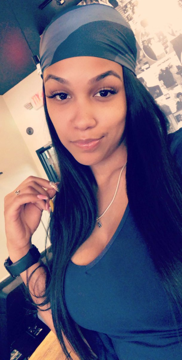 Shawtyy_lo_'s tweet photo. #LightSkinBae https://t.co/9ZM2w2mlIb