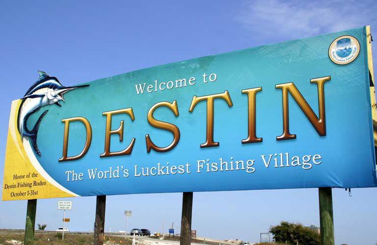 Are you planning a vacation? Destin Florida is amazingly beautiful and the fishing is great! #snapperseason