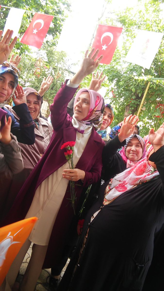TurkmenElife's tweet photo. 04.06.2018 günü, Ak Parti İl Kadın Kol. Başk. Ayşe cesur, Mağralı https://t.co/tVmHYd9o89 halkın sorunlarını dinledi ve seçimin önemini anlattı. https://t.co/XnLlQT3AnF