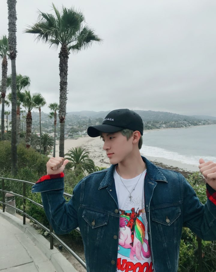 WE_THE_BOYZ's tweet photo. [에릭] 더비 곁은 아니지만.., ㅠㅠ 
바다다! 🏖😍
Good to be back home~ https://t.co/YefZjwRtpk