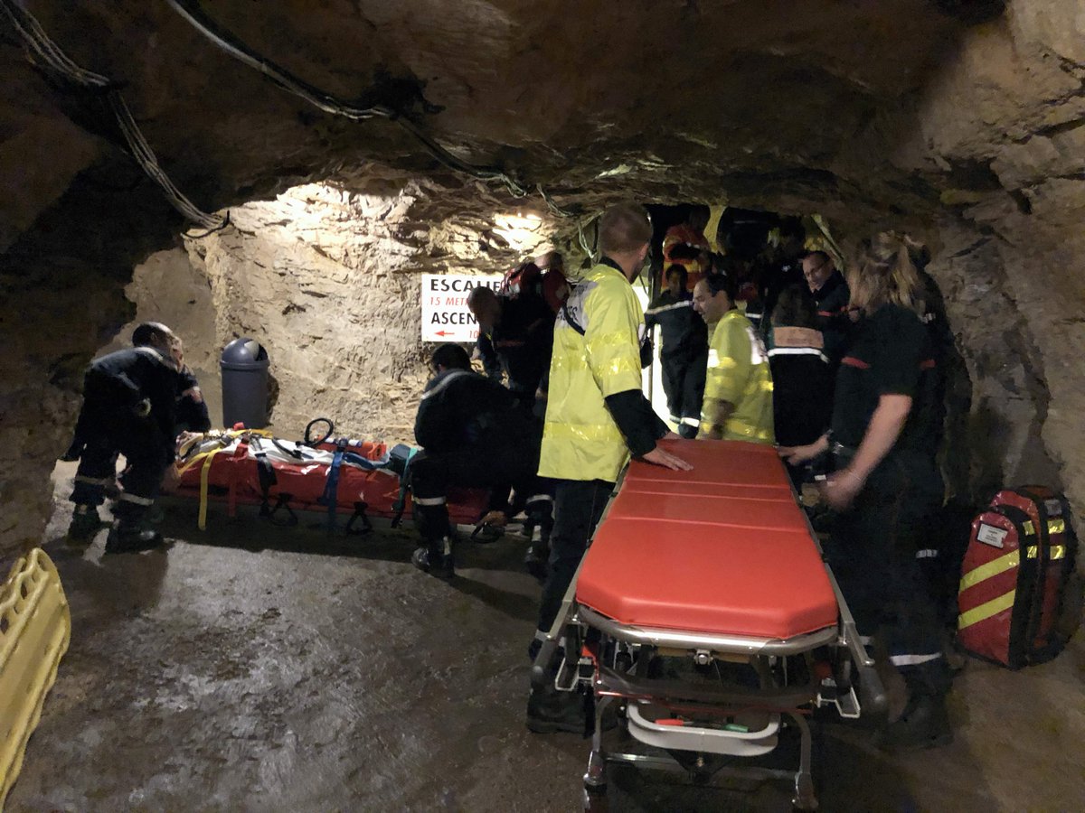PompiersDuLot's tweet photo. Les @pompiersdulot du #CIS #Souillac en #Manœuvre #SUAP dans les @grottesdelacave le 1er juin dernier. 
https://t.co/MWJT6TkA1J https://t.co/SyplKfgWsp