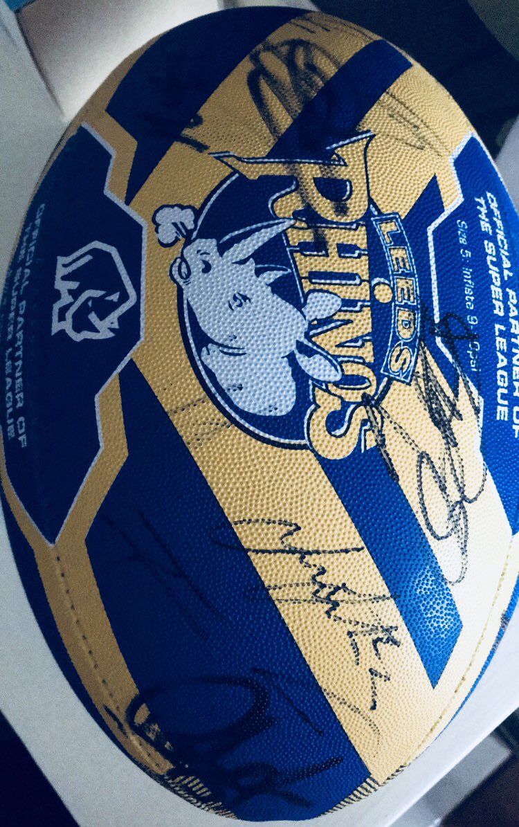 HorsforthSports's tweet photo. Sports Dinner - 8th June - Here are some more items from our auction on the evening - items including Leeds rhinos signed ball and shirt, Bale signed Horsforth top, Anthony Joshua signed glove, Robert Green signed gloves and much more! https://t.co/AuhmNyyzqU