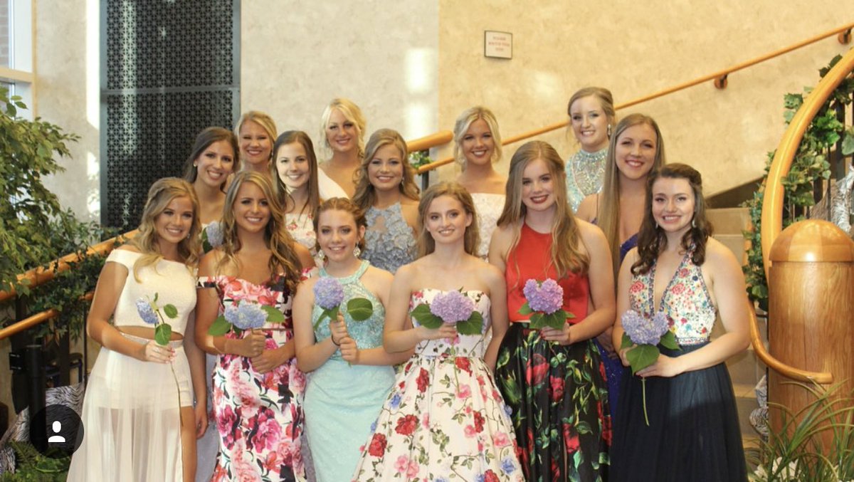 sub_deb1's tweet photo. SD1 Spring Formal 2018! Thank you to all that came to our entrance and to the Crawford’s for being our “sweethearts”! The current officers are excited to pass over our work to the newly elected sophomores! Now for initiation week! https://t.co/VNigKOu36D