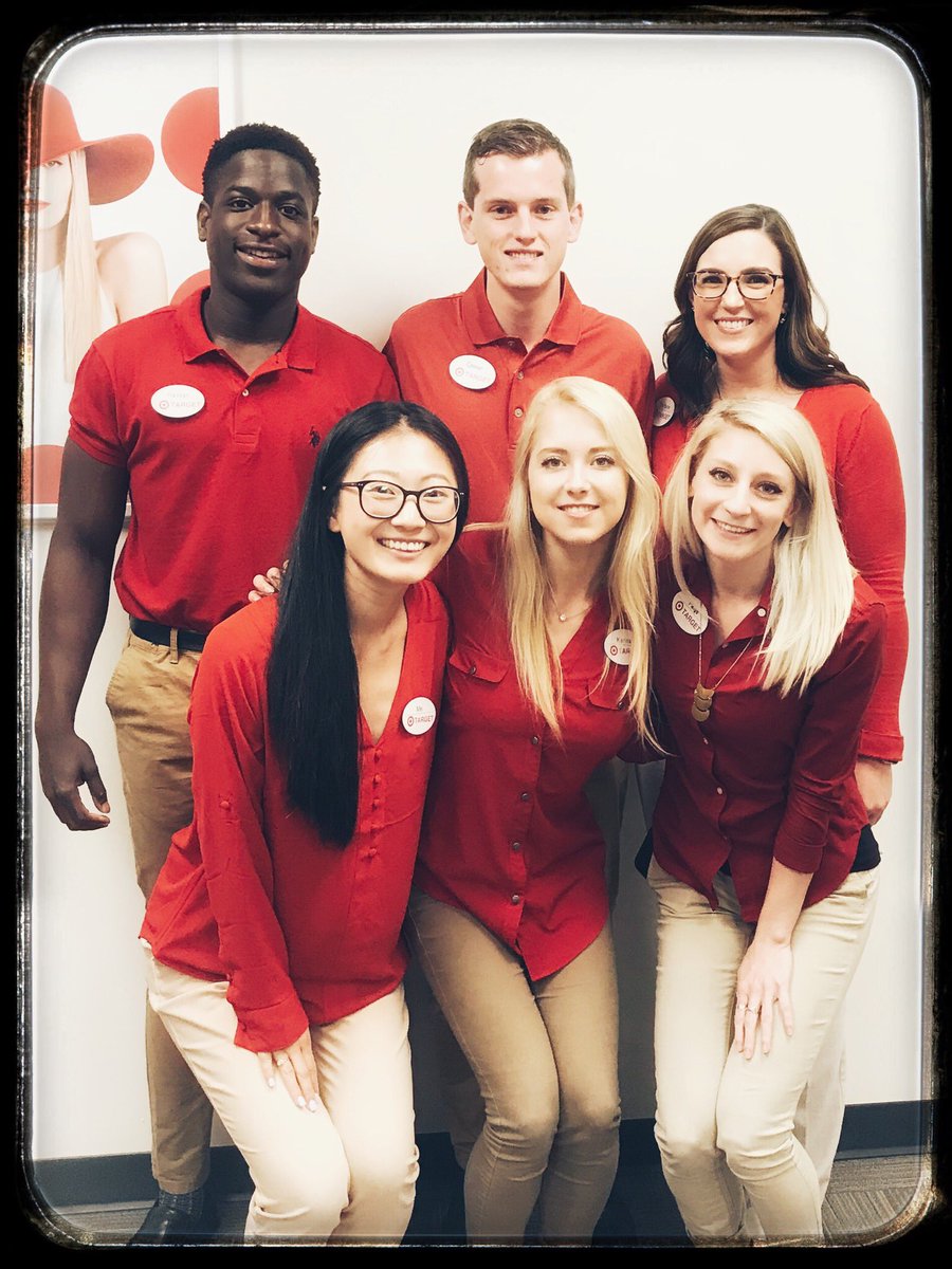 Welcoming our interns to our D450 family!! #jerseyshorerepresent #D450 #summerofredandkhaki