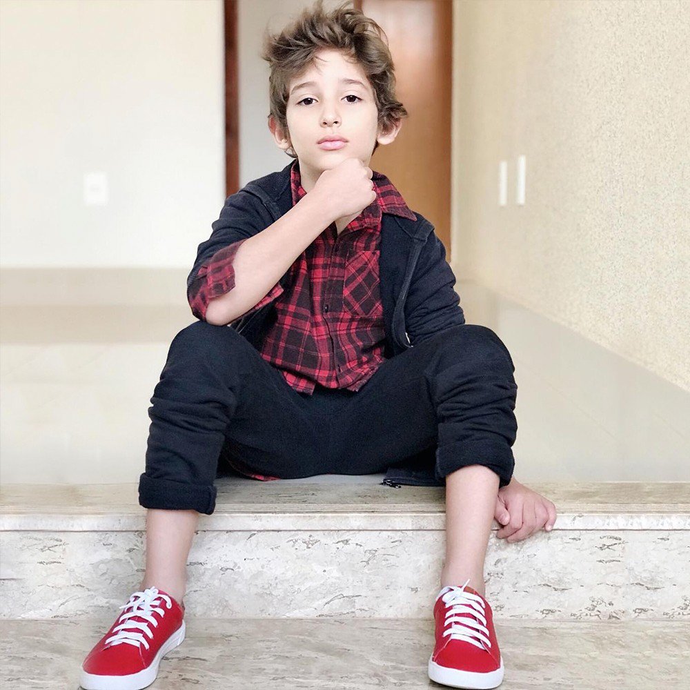 Coloritta_com's tweet image. O lindo Renan - do insta @lhaizacampos - apostou em um visual moderno para começ... instagram.com/p/BjnLiKgB_py