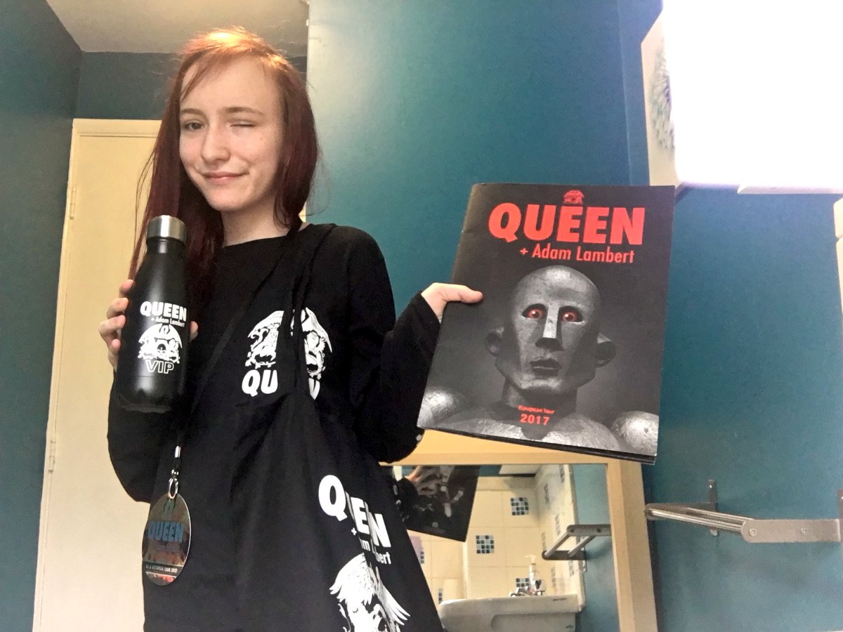 emmygirl2912's tweet image. #MerchVibes loving life 😚 @adamlambert @QueenWillRock 🙌🏻♥️