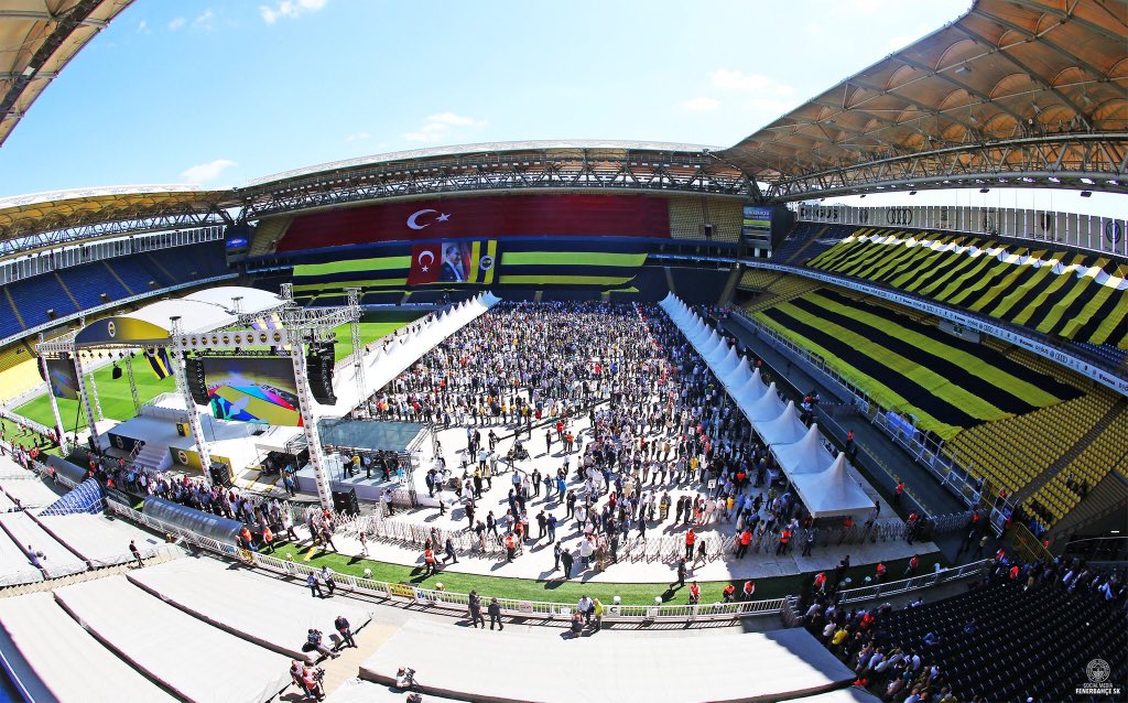 16.092 oy ve %77.6 oranla Fenerbahçe’nin sahibinin her zaman taraftar olduğunu ve kongre üyelerinin bu bilinçte olduğunu gördük.

FENERBAHÇE HER ZAMAN TARAFTARINDIR !