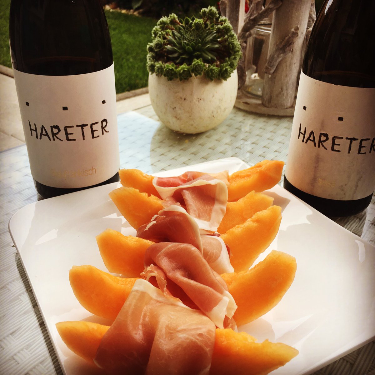 julk_wine's tweet photo. Hareter,,,melon,,prosciuto😊😊 https://t.co/2WXYXPjTl3
