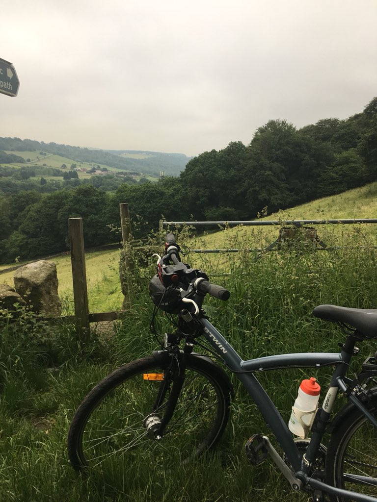 #MoveMore #movemoresheffield #beautifulSheffield @KHelenkay @Helench62814089 @LauraJaneEvans5 @olliehart7 @GreenerPractice 
Not known for my cycling... look what I’ve found myself doing this evening to get some extra minutes!!