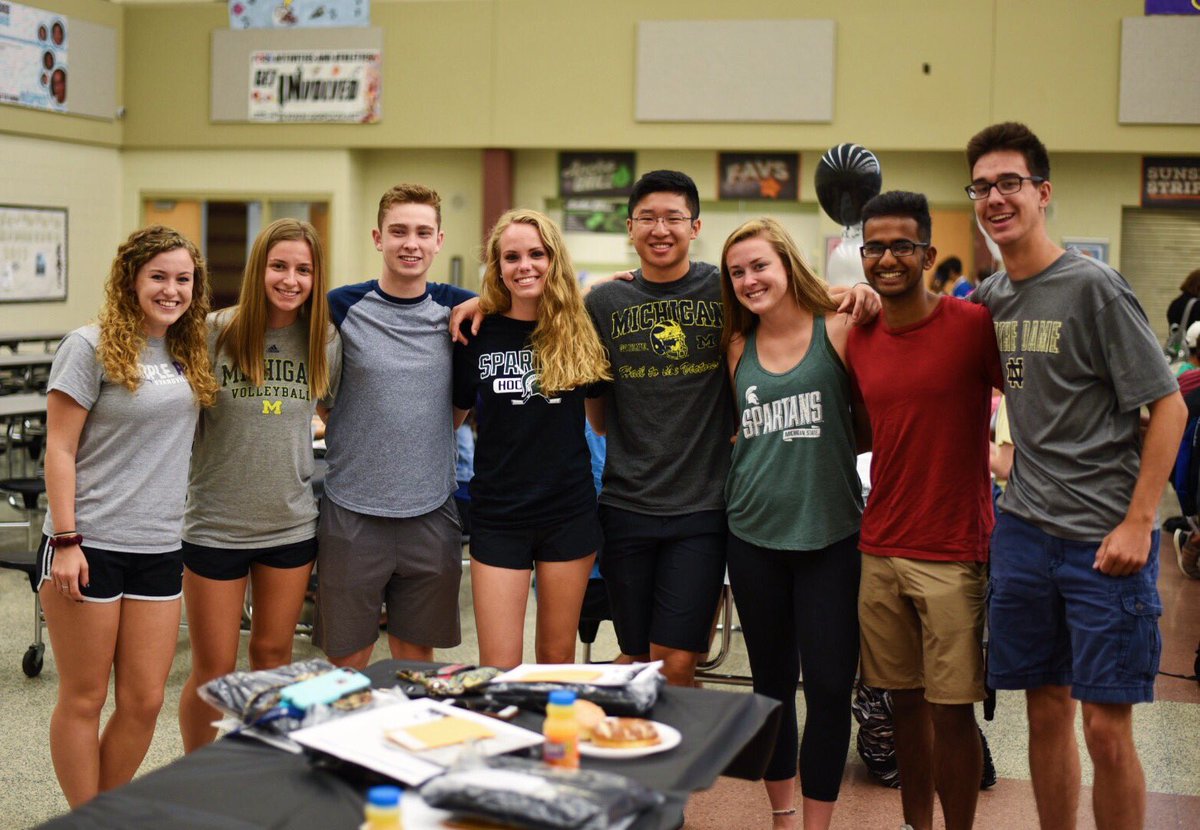 humansofpcep's tweet photo. “Senior year’s the year that you meet people you should’ve been hanging out with all of high school” https://t.co/5XkzrouoHQ
