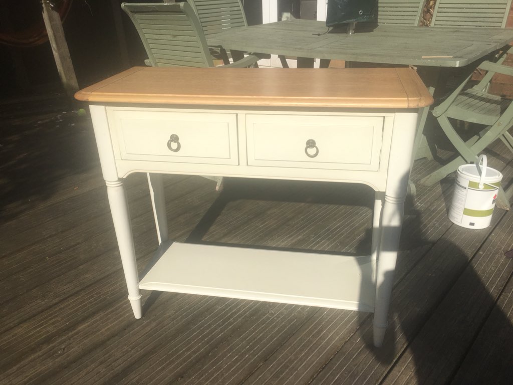 lovedbylottie's tweet photo. Rachaelโs hallway table was pretty in cream but she fancied a colour change and refresh! A version of โDownpipeโ and a freshly sanded and treated wooden top has turned it into a much more eye catching unit! ๐๐จ#lovepaint #wilmslow #cheshire #shoplocal #RecycleReuseRelove https://t.co/RwiG2tFmDp