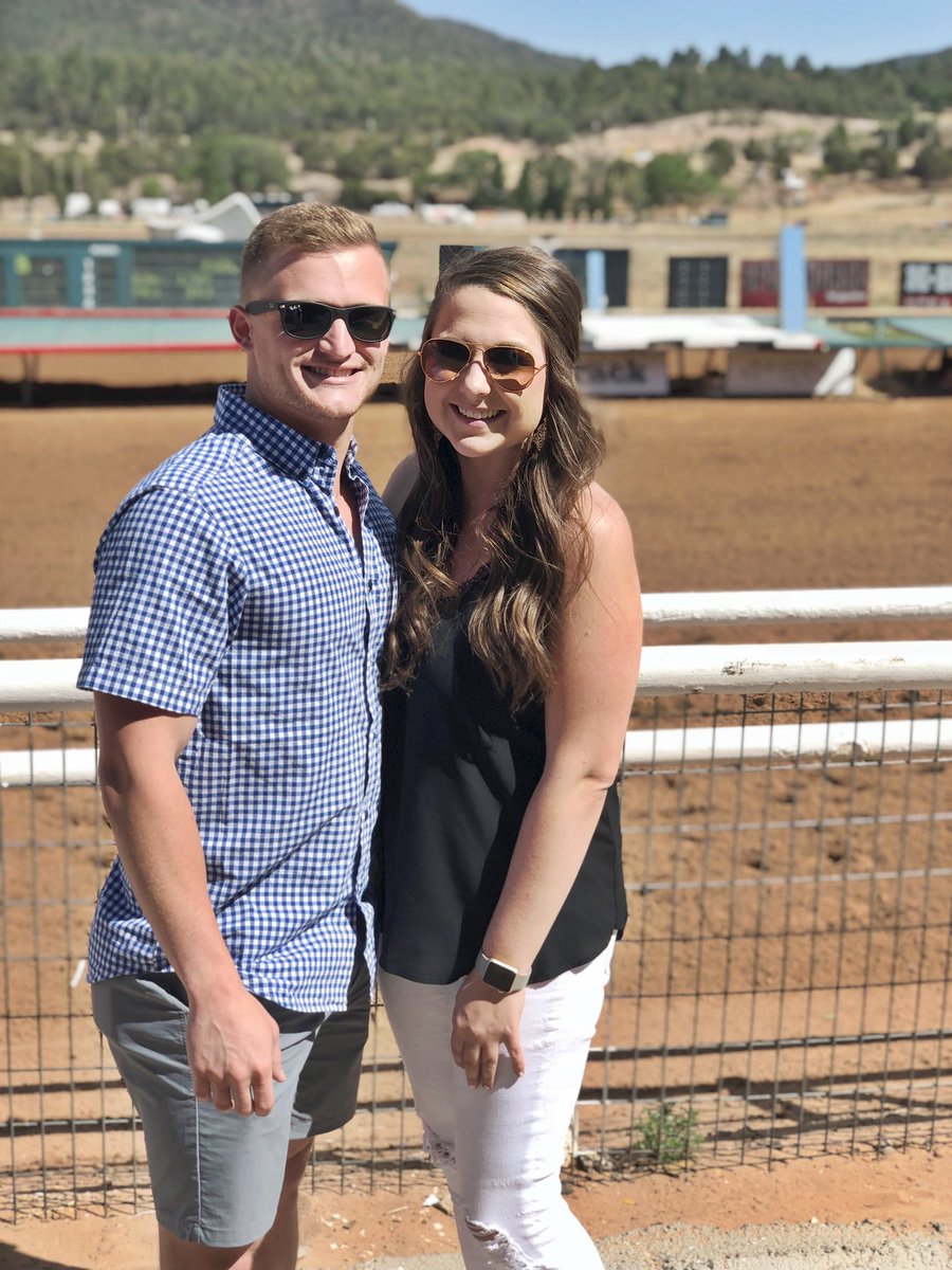 s_heath21's tweet photo. Traveling with you is fun!  ❤️🐎🏔✈️ https://t.co/SrY7qTGVhq