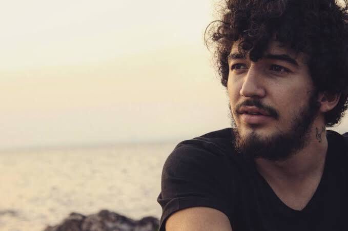 Belkide günlerdir seni dinliyorum.dediğin oldu yaramızda kaldı keşke yanımızda kalsaydın 
#onurcanozcan