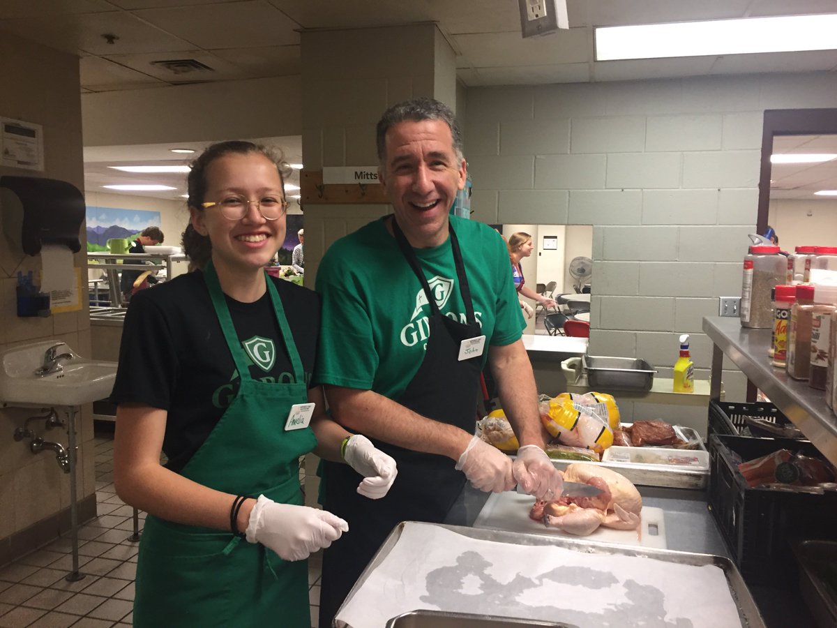 outreach_cghsnc's tweet photo. What a JOY it was to have 4 parents serve alongside their sons/daughter as we prepared &amp; served 250 meals on our 1st summer Monday at The Shepherd's Table Soup Kitchen @CGFamilyAssoc @CGParentConnect https://t.co/A1bbs3GViw