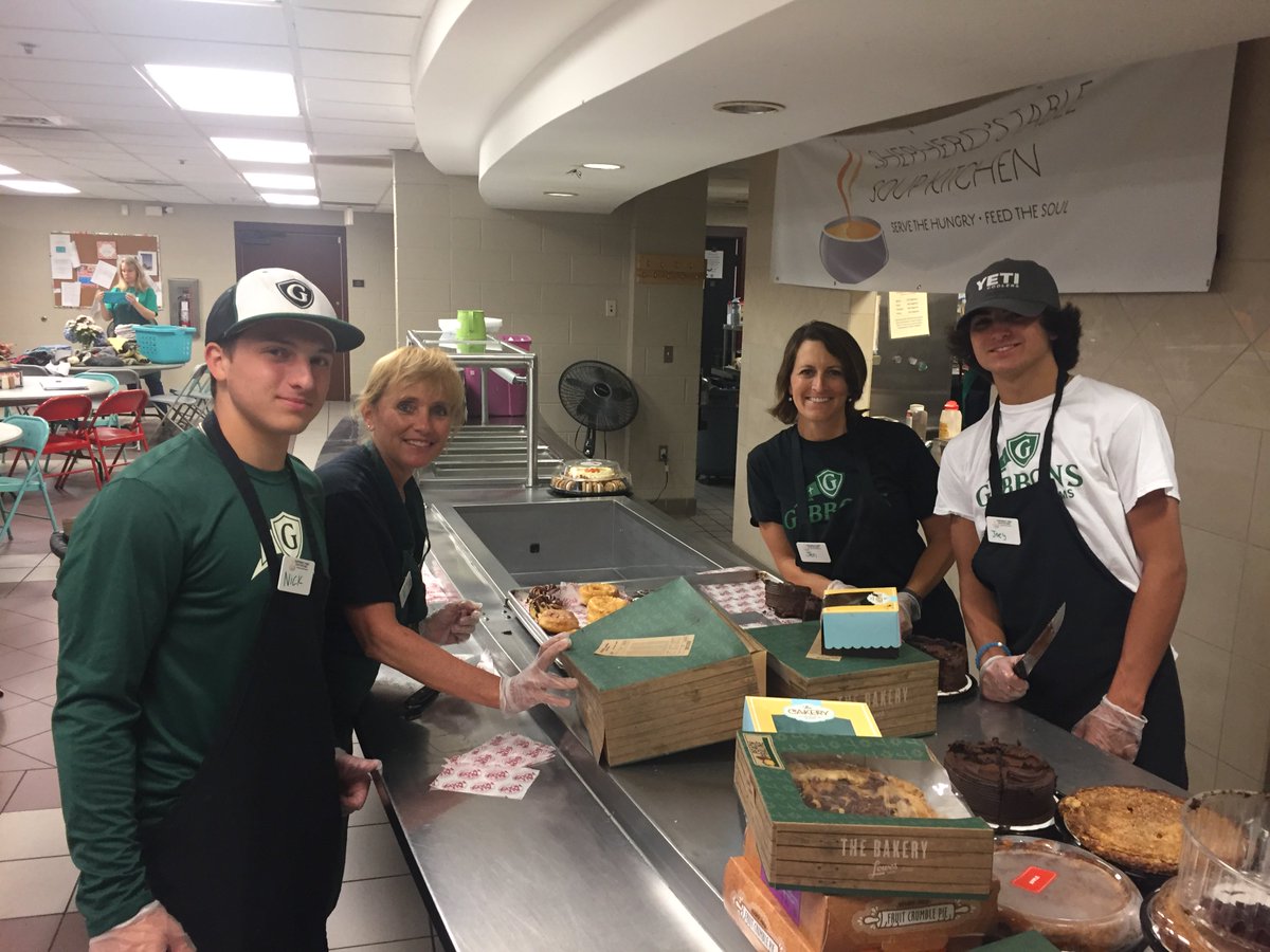 outreach_cghsnc's tweet photo. What a JOY it was to have 4 parents serve alongside their sons/daughter as we prepared &amp; served 250 meals on our 1st summer Monday at The Shepherd's Table Soup Kitchen @CGFamilyAssoc @CGParentConnect https://t.co/A1bbs3GViw