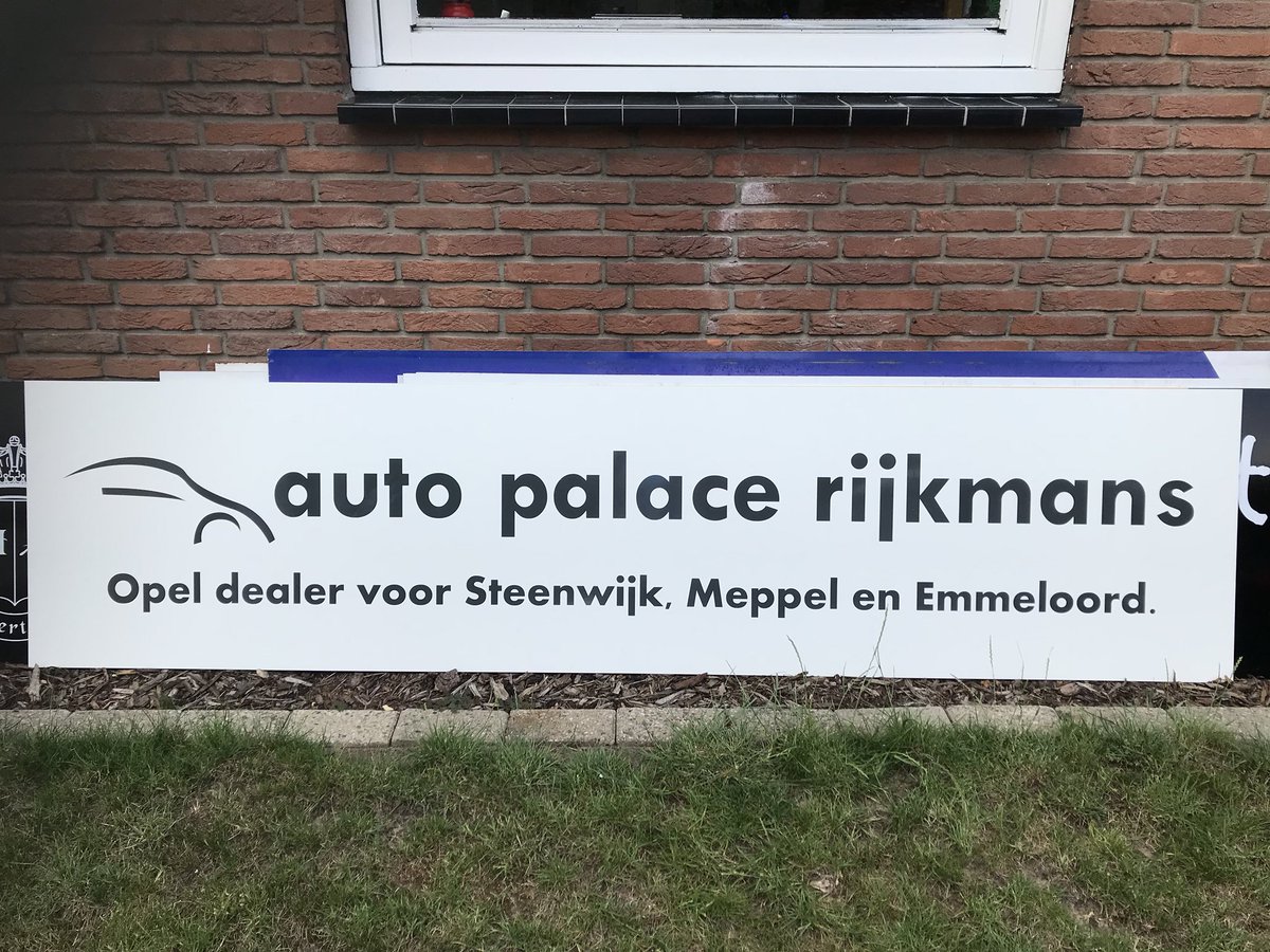 Ook weer een #reclamebord voor <a href="/SVBlokzijl/">SV Blokzijl</a> , dat @autopalace Rijkmans als sponsor verwelkomt #deuiterdijken