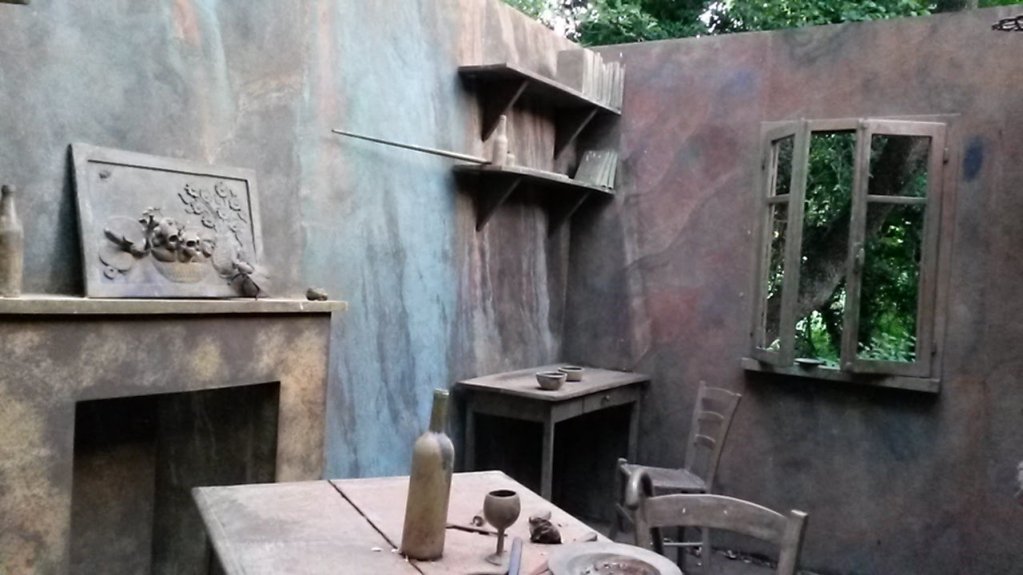 Il Giardino di Daniel Spoerri si trova a pochi chilometri da Seggiano ed è un museo a cielo aperto. Attualmente ci sono 112 opere di 55 artisti diversi dislocate su un terreno di ca. 16 ettari. Il Giardino è visitabile da Pasqua ad Ottobre. valdorciamiata.it/seggiano/